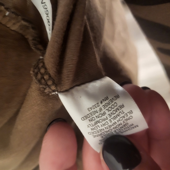 New York & Company Street Soho Women's 3/4 sleeves midi bodycorn camo dress - Picture 4 of 14